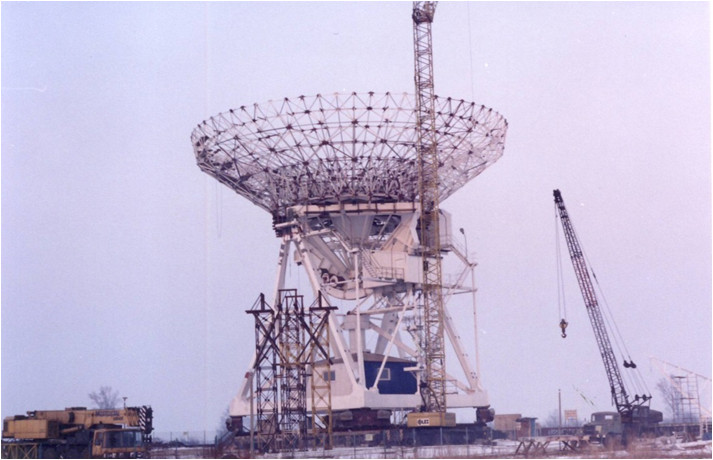 WObit zaprogramował konfigurację urządzeń do precyzyjnego pozycjonowania 30-metrowego radioteleskopu, dostarczył odpowiedni sprzęt, a także opracował i wdrożył urządzenia odczytujące pozycję teleskopu. Już wtedy zastosowano najnowsze osiągnięcia techniki (przetworniki kodowe o rozdzielczości 19 bitów, łącza światłowodowe). Urządzenie funkcjonuje do dziś umożliwiając naukowcom prowadzenie badań.